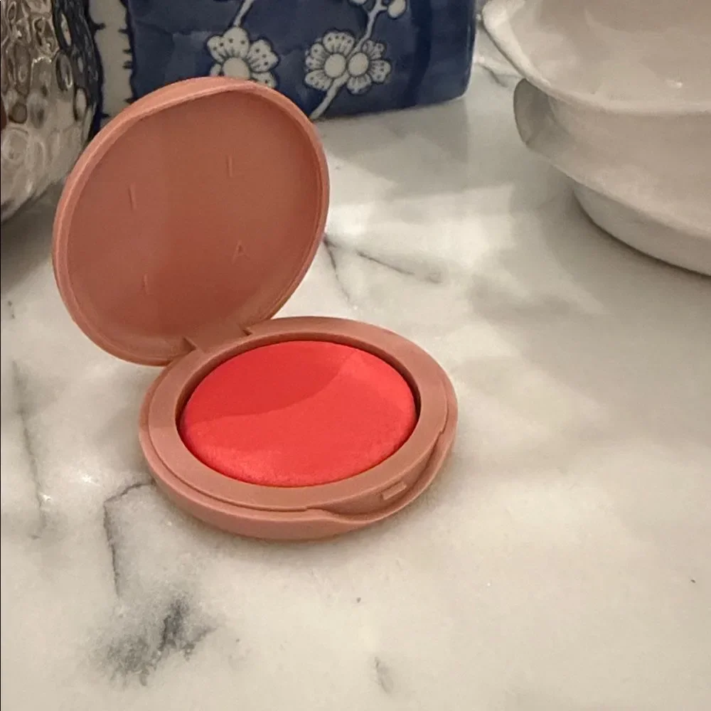 ILIA Soft Focus Blurring Blush - Talc-Free Powder Blush Color Pulse